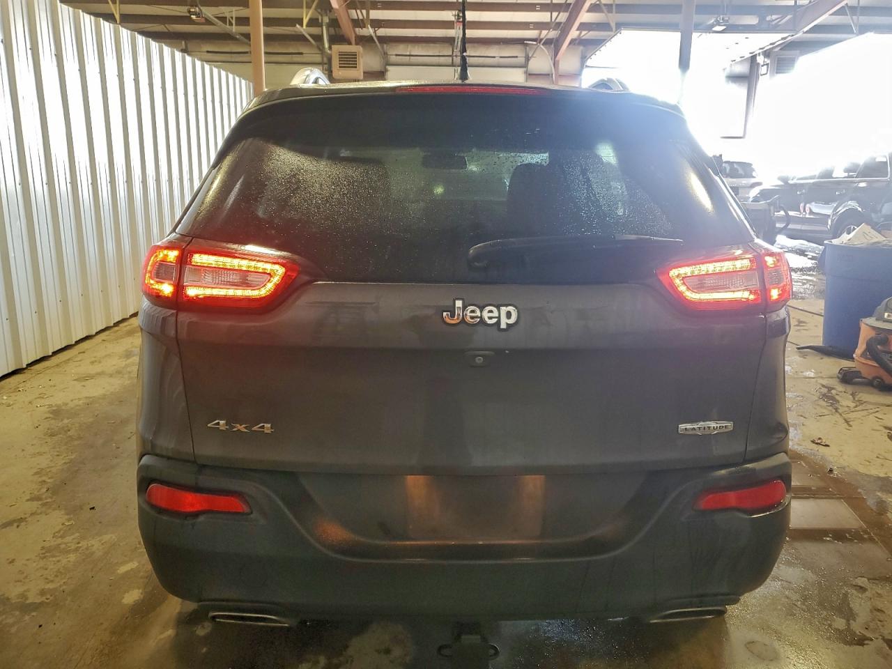 2015 Jeep Cherokee Latitude VIN: 1C4PJMCSXFW583201 Lot: 96064365