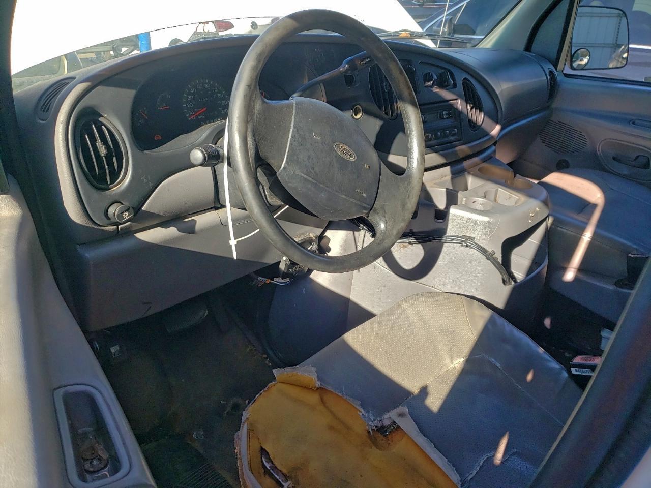 2000 Ford Econoline E250 Van VIN: 1FTNE24L3YHA19226 Lot: 96314245