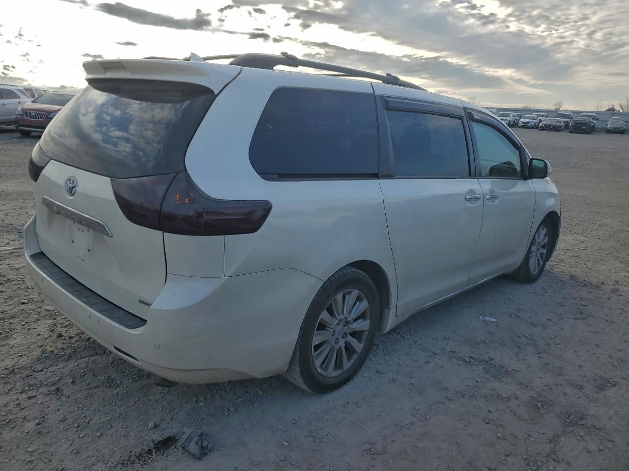 2015 Toyota Sienna Xle VIN: 5TDYK3DCXFS619889 Lot: 97529955