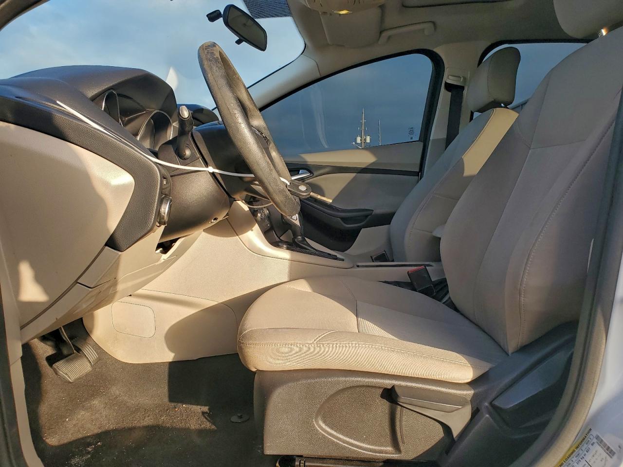 2016 Ford Focus Se VIN: 1FADP3F21GL364630 Lot: 96271765