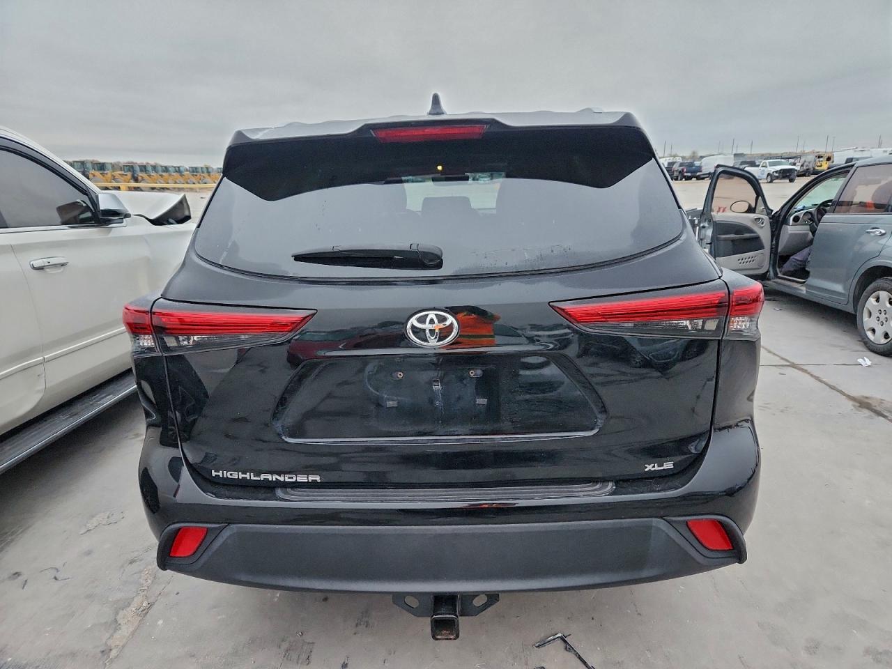 2022 Toyota Highlander Xle VIN: 5TDGZRAHXNS555782 Lot: 96398645
