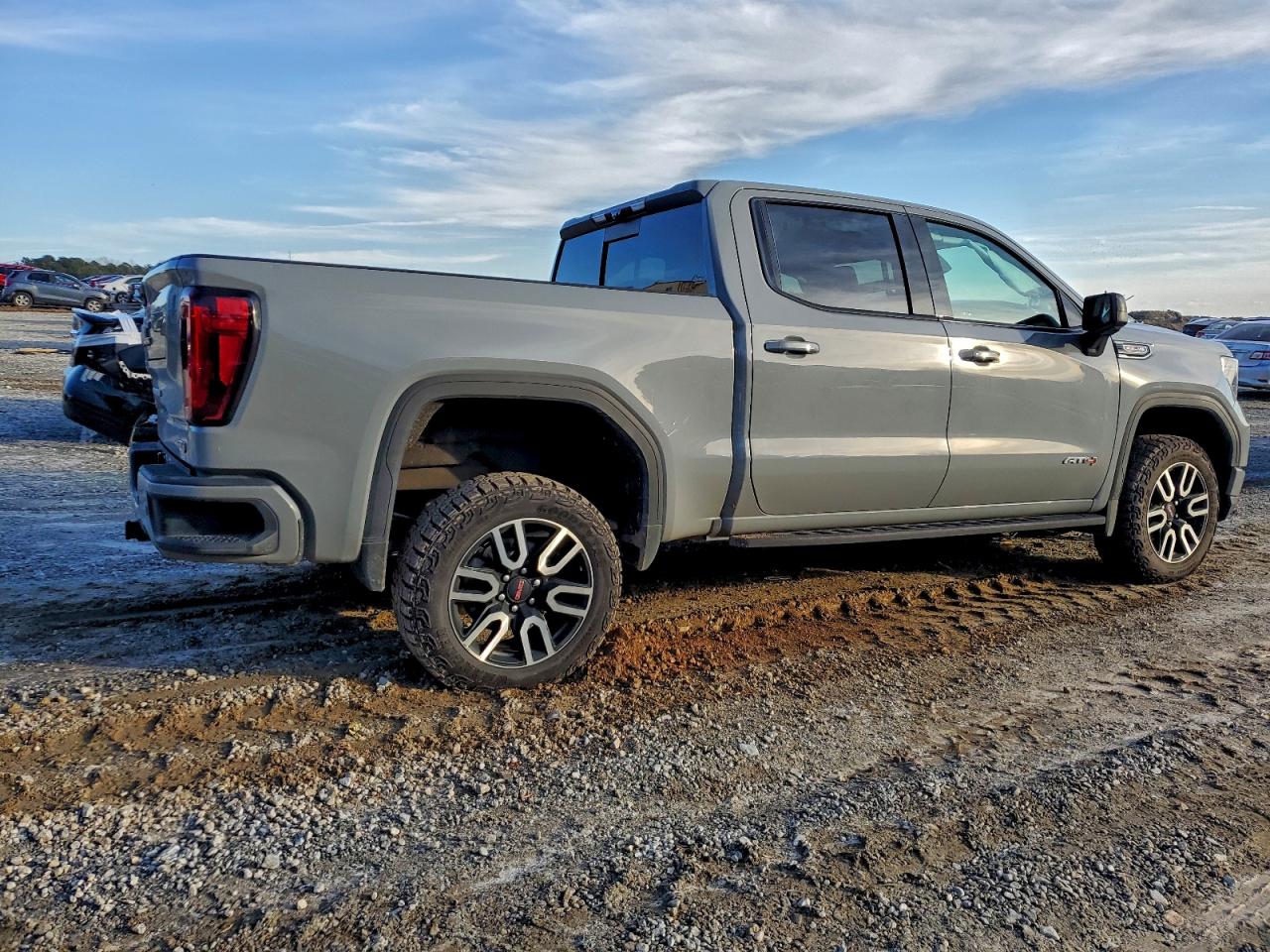 2024 GMC Sierra K1500 At4 VIN: 1GTUUEEL4RZ370303 Lot: 94738375