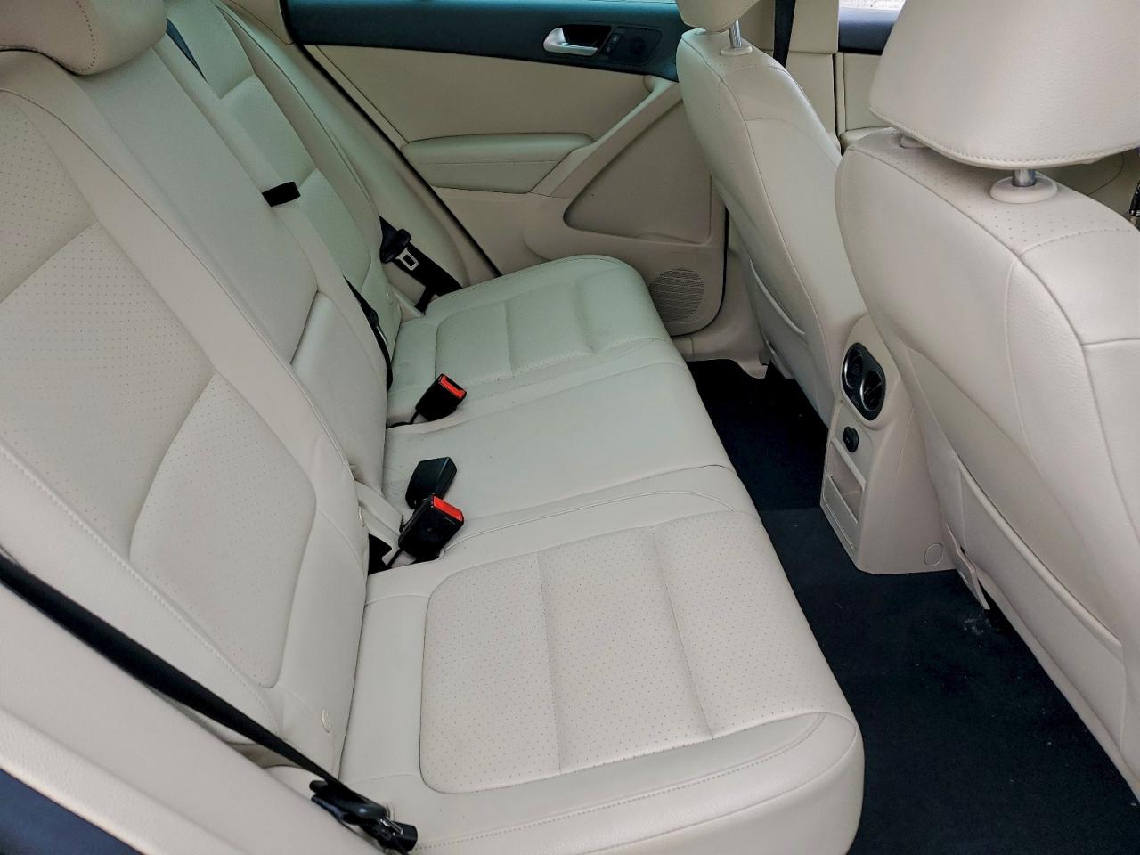 2016 Volkswagen Tiguan S VIN: WVGBV7AX3GW526351 Lot: 95709525