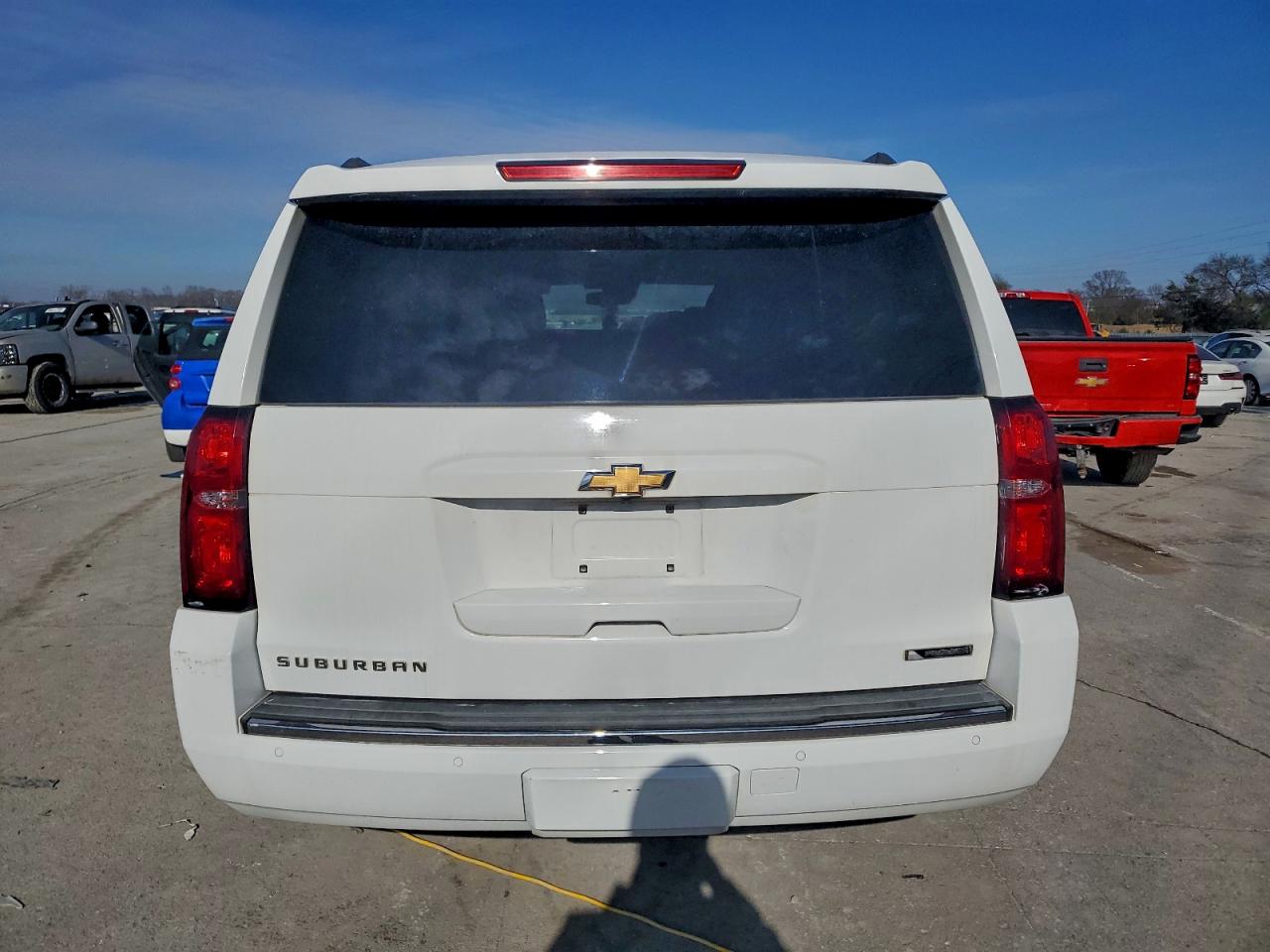 2018 Chevrolet Suburban C1500 Premier VIN: 1GNSCJKC6JR100475 Lot: 95746045
