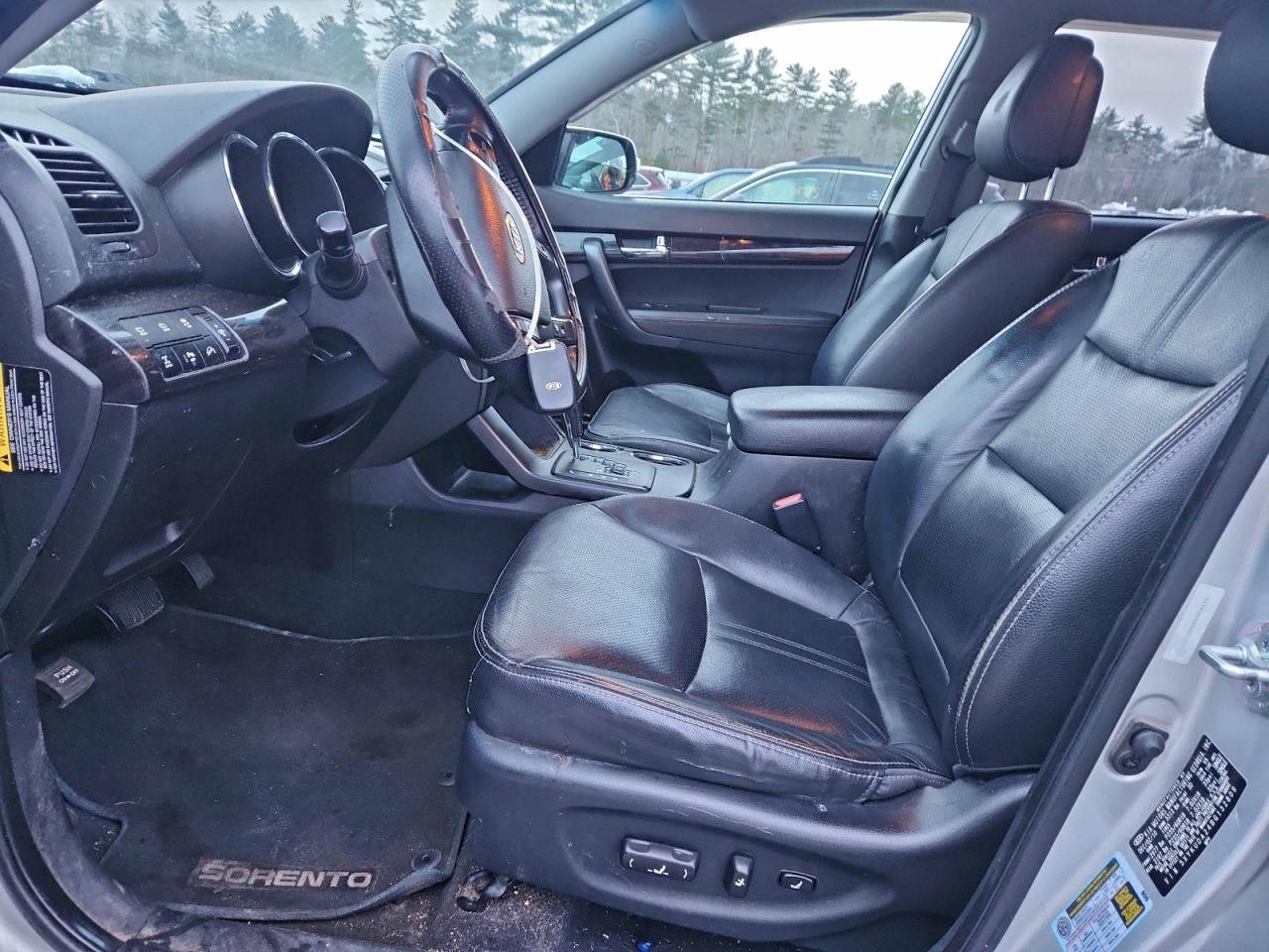 2011 Kia Sorento Ex VIN: 5XYKUDA24BG132809 Lot: 96981035