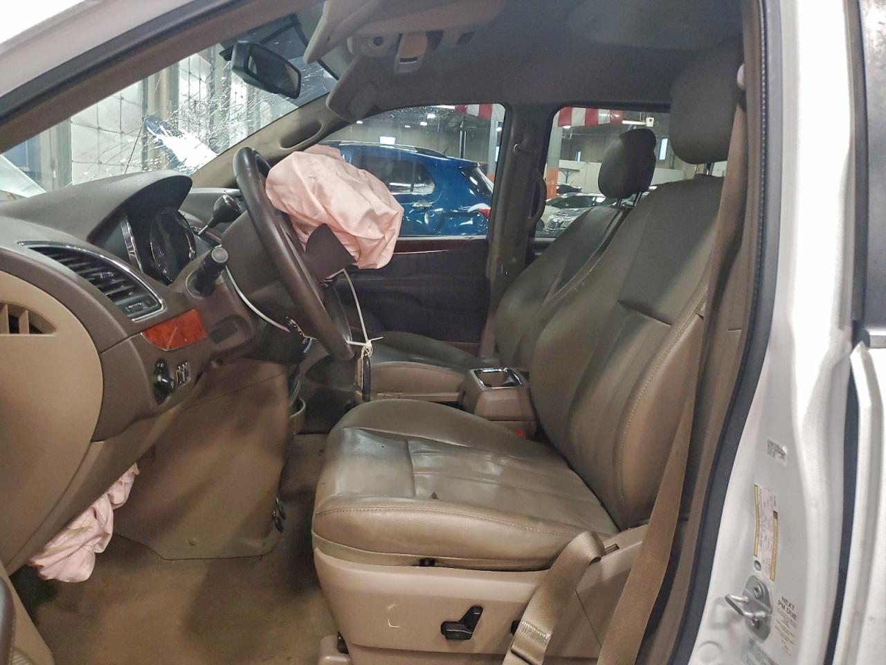 2016 Chrysler Town & Country Touring VIN: 2C4RC1BG0GR301737 Lot: 94415505