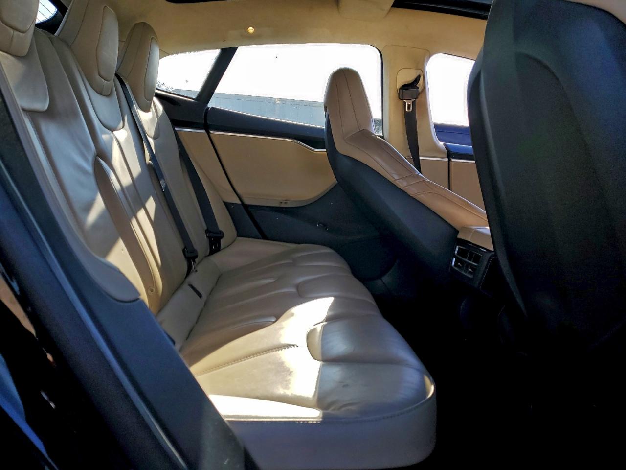 2015 Tesla Model S VIN: 5YJSA1E26FF118649 Lot: 96678715