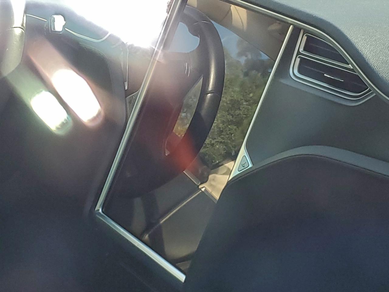 2014 Tesla Model S VIN: 5YJSA1H12EFP44085 Lot: 96839615