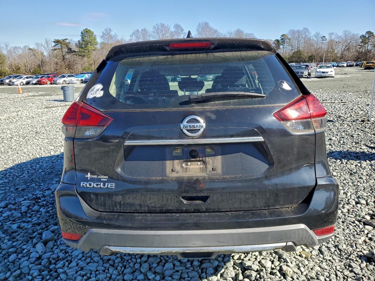 2017 Nissan Rogue S VIN: KNMAT2MT6HP613724 Lot: 94886645