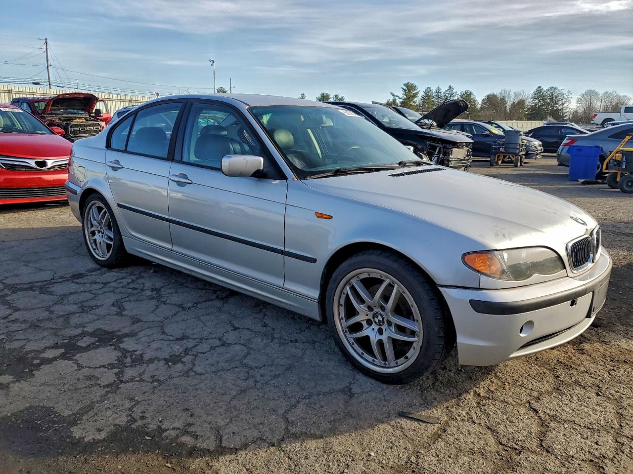 Фото: WBAET374X2NH01500