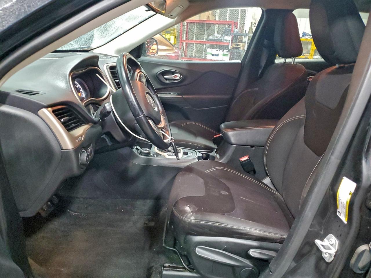 2015 Jeep Cherokee Latitude VIN: 1C4PJMCS9FW667008 Lot: 94819205