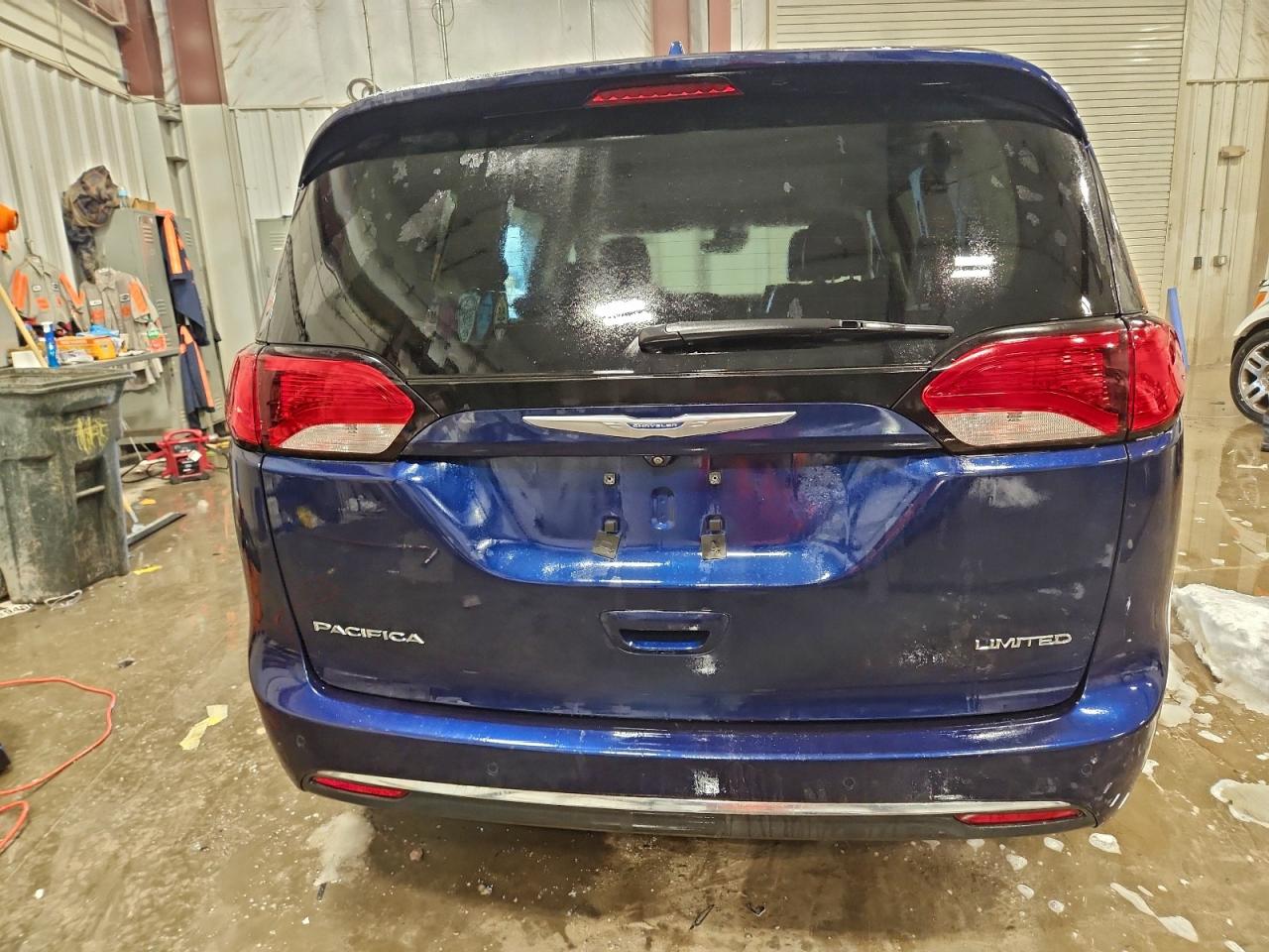 2017 Chrysler Pacifica Limited VIN: 2C4RC1GG4HR748128 Lot: 95499775