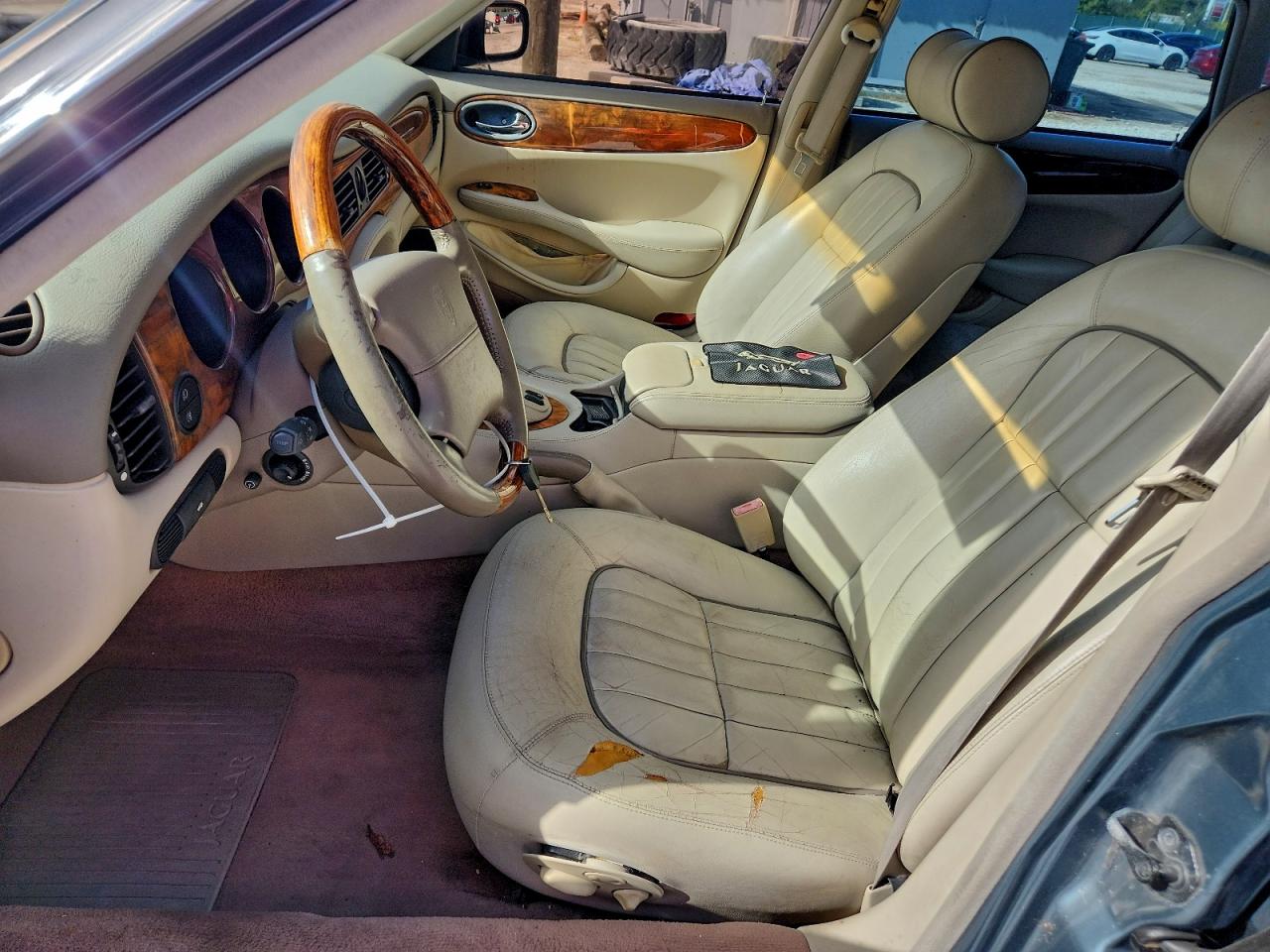 2001 Jaguar Xj8 VIN: SAJDA14C11LF30863 Lot: 96585325