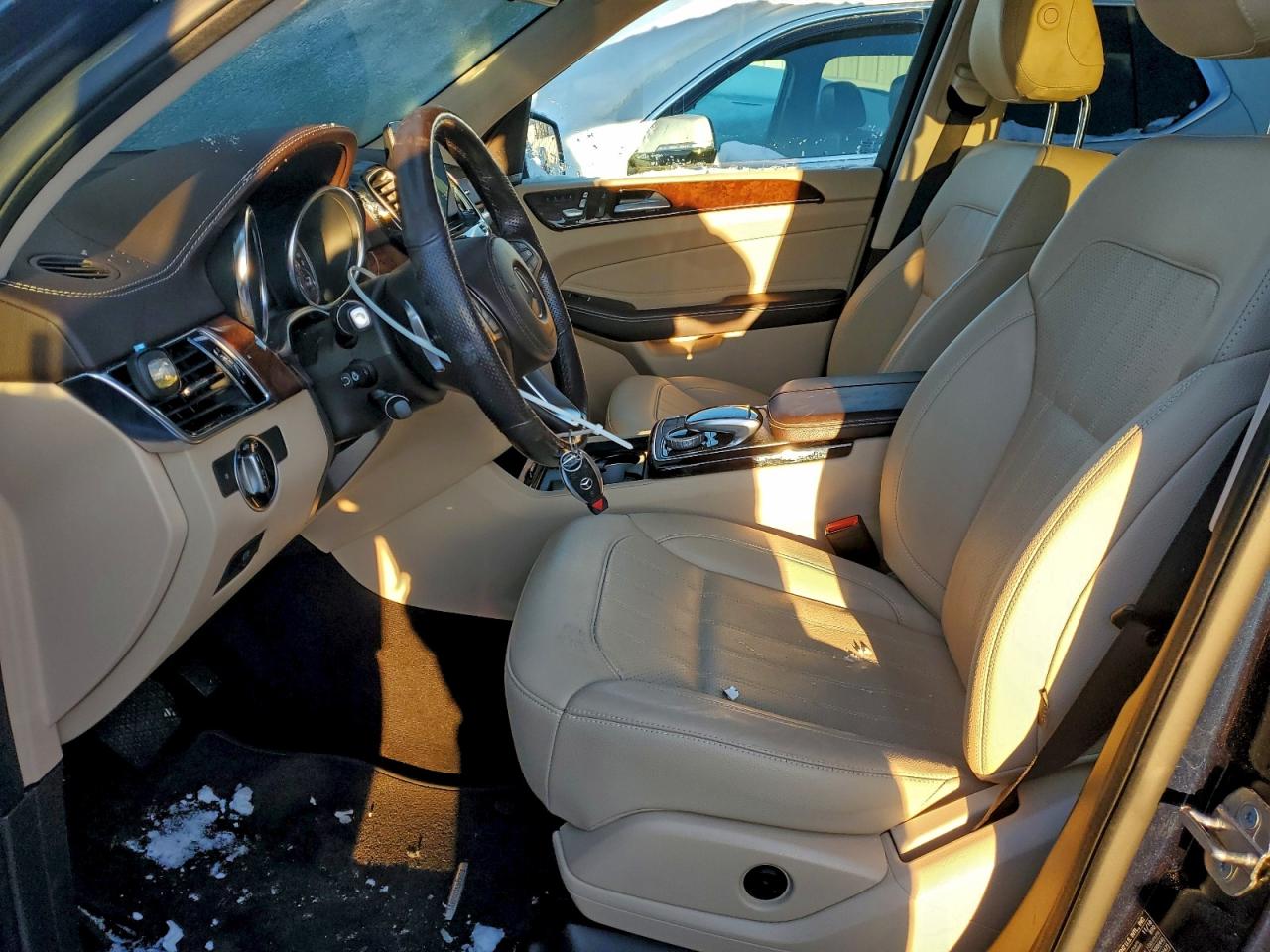 Фото: 4JGDF6EE9KB226712