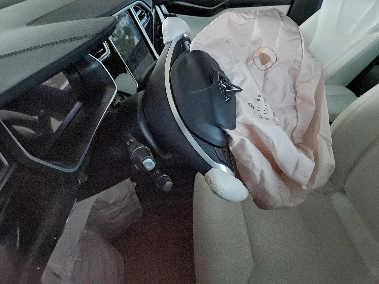 2017 Tesla Model X VIN: 5YJXCBE21HF065089 Lot: 95101025