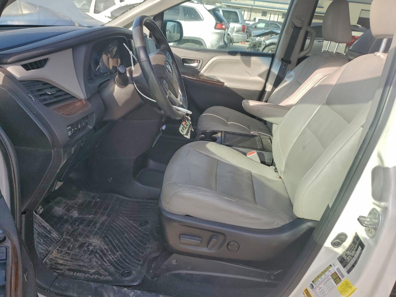 2015 Toyota Sienna Xle VIN: 5TDYK3DCXFS619889 Lot: 97529955