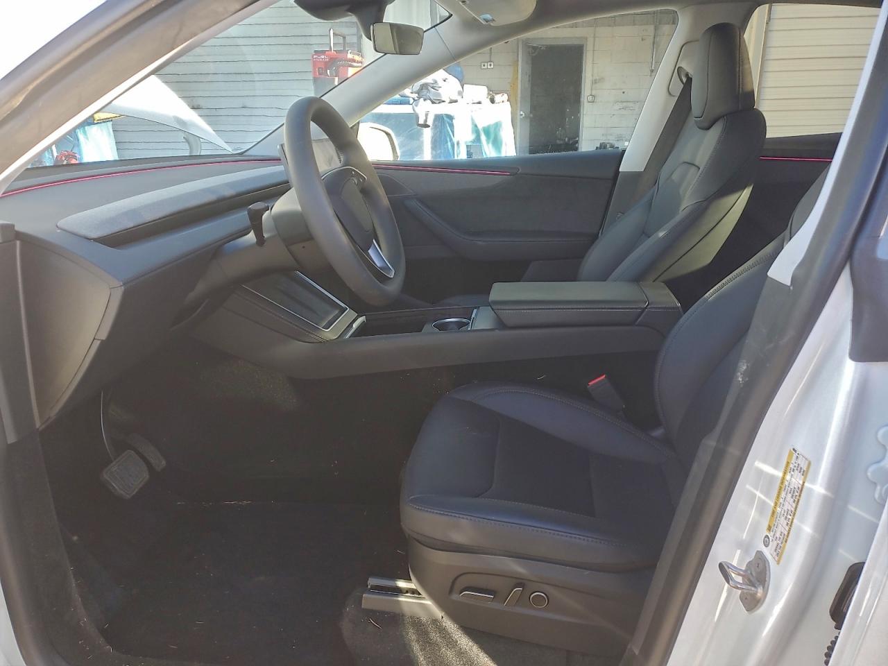 2026 Tesla Model Y VIN: 7SAYGDED8TF406943 Lot: 94000875