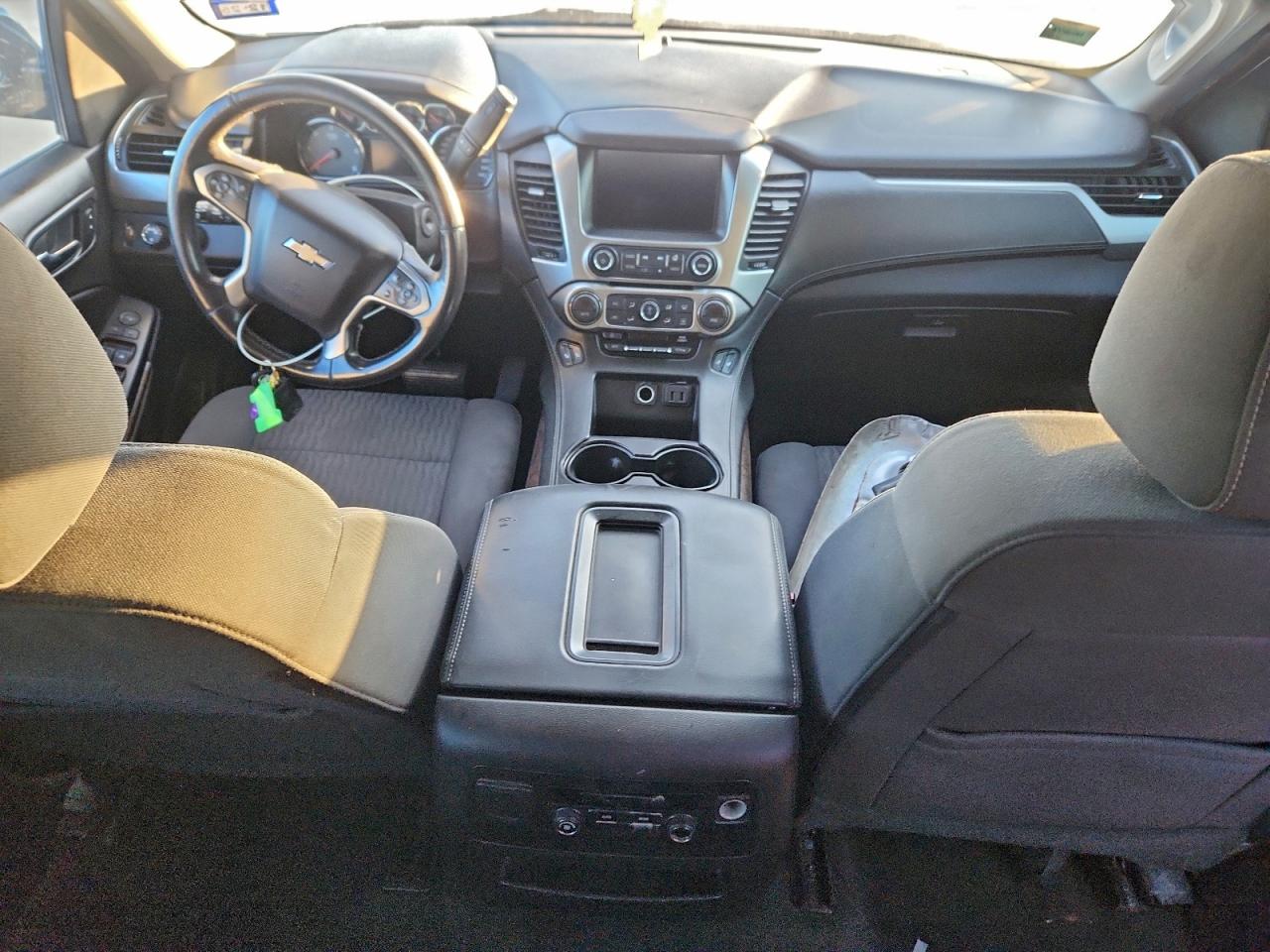 2018 Chevrolet Suburban K1500 Lt VIN: 1GNSKHKC0JR117834 Lot: 95759335