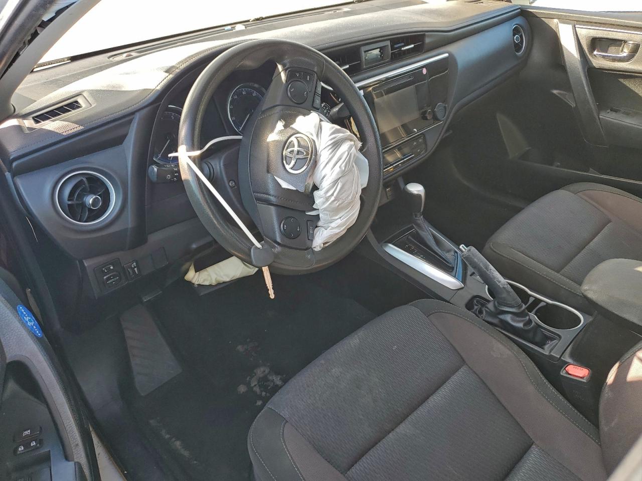 2018 Toyota Corolla L VIN: 5YFBURHE9JP828380 Lot: 93083165