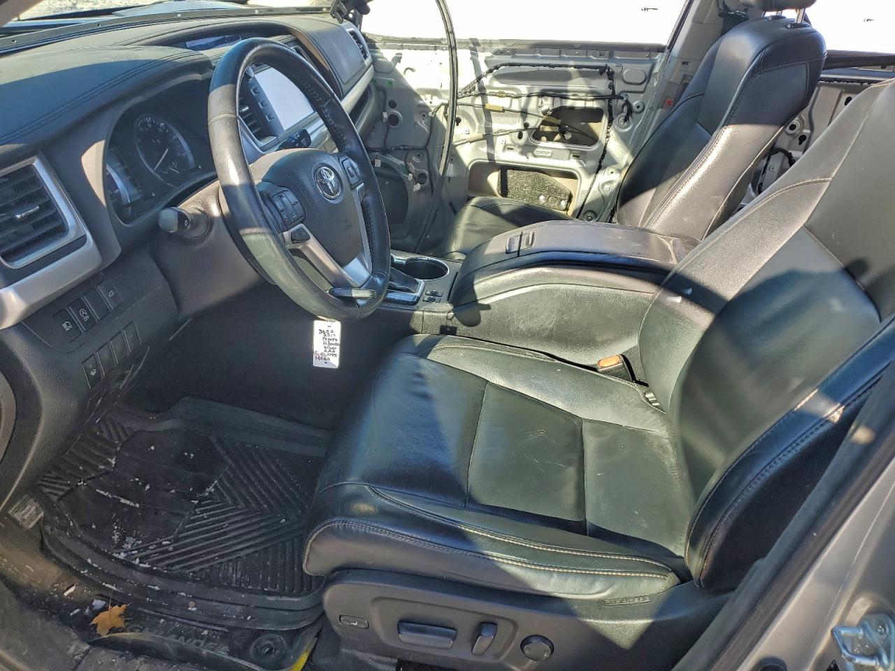 2017 Toyota Highlander Se VIN: 5TDJZRFH4HS432885 Lot: 94991005