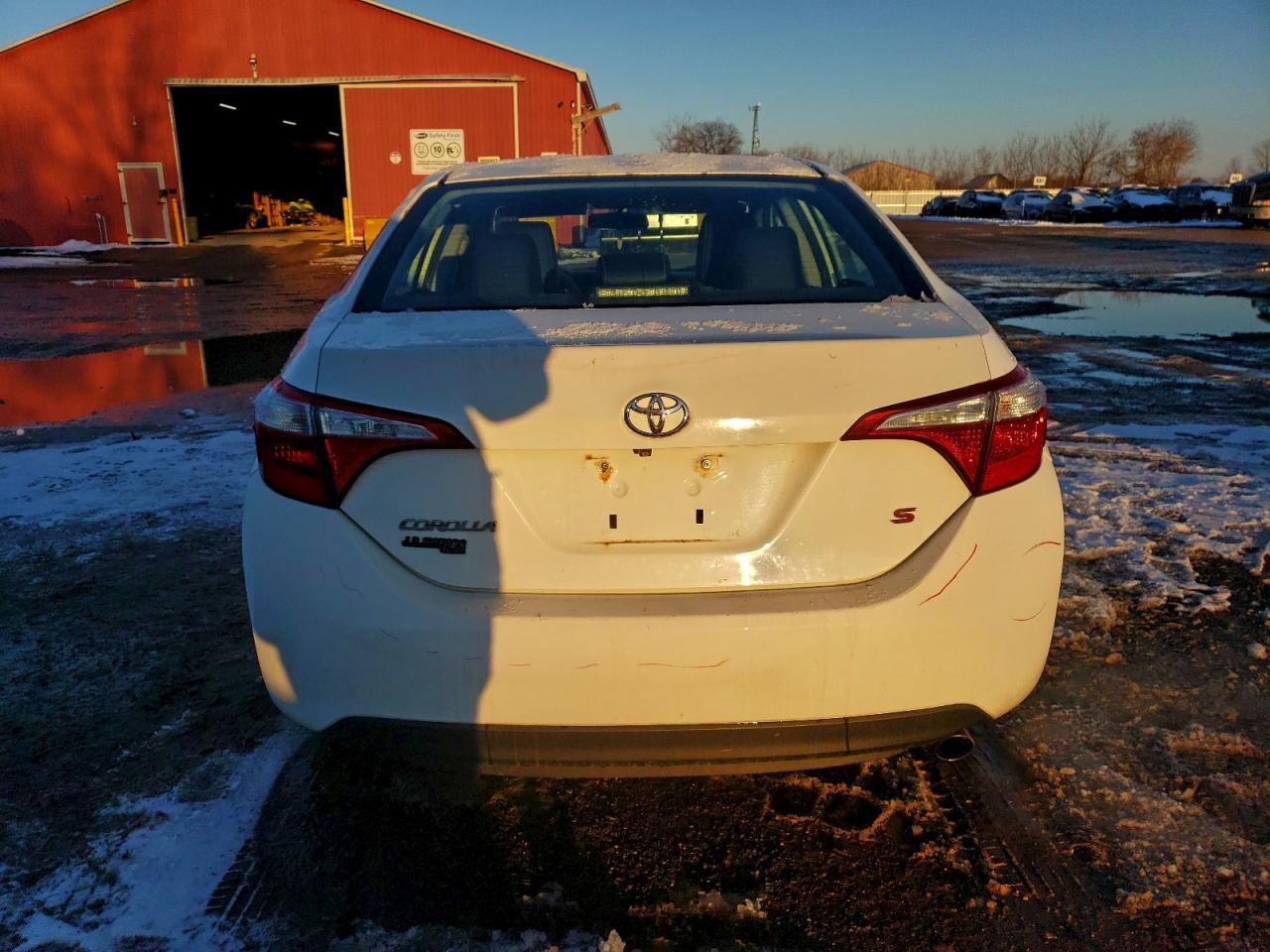 2015 Toyota Corolla L VIN: 2T1BURHE4FC402443 Lot: 94650445