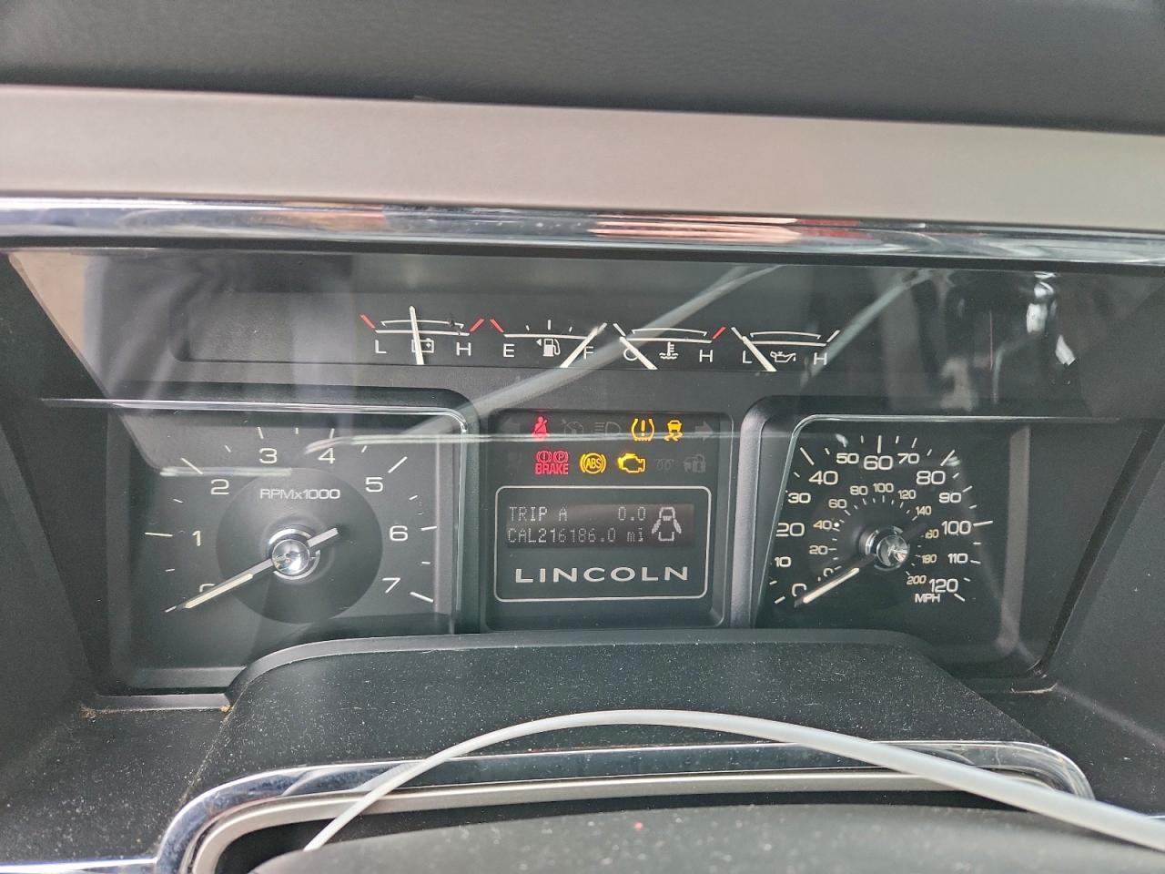 2010 Lincoln Navigator VIN: 5LMJJ2J56AEJ03833 Lot: 95894005