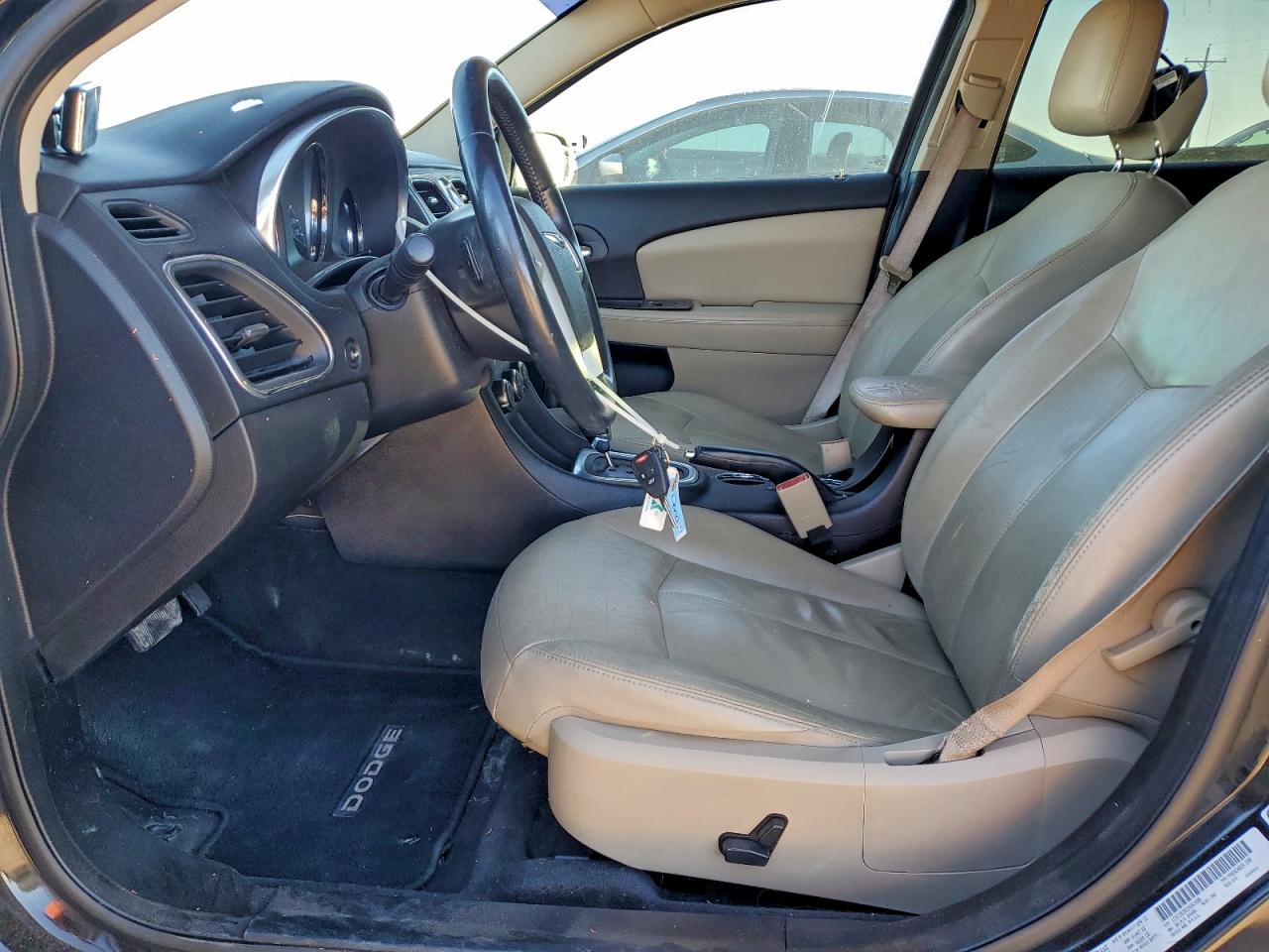 2012 Chrysler 200 Limited VIN: 1C3CCBCB2CN261686 Lot: 93102135