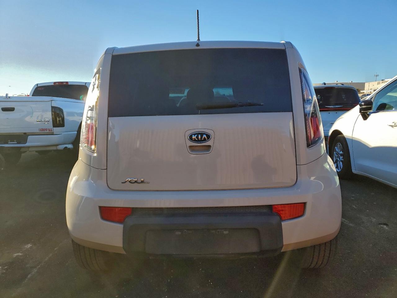 2010 Kia Soul + VIN: KNDJT2A27A7159419 Lot: 96546425