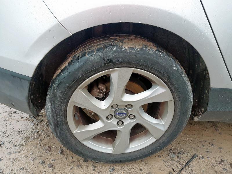 2013 VOLVO V40 D2 CROSS COUNTRY LUX 5DR