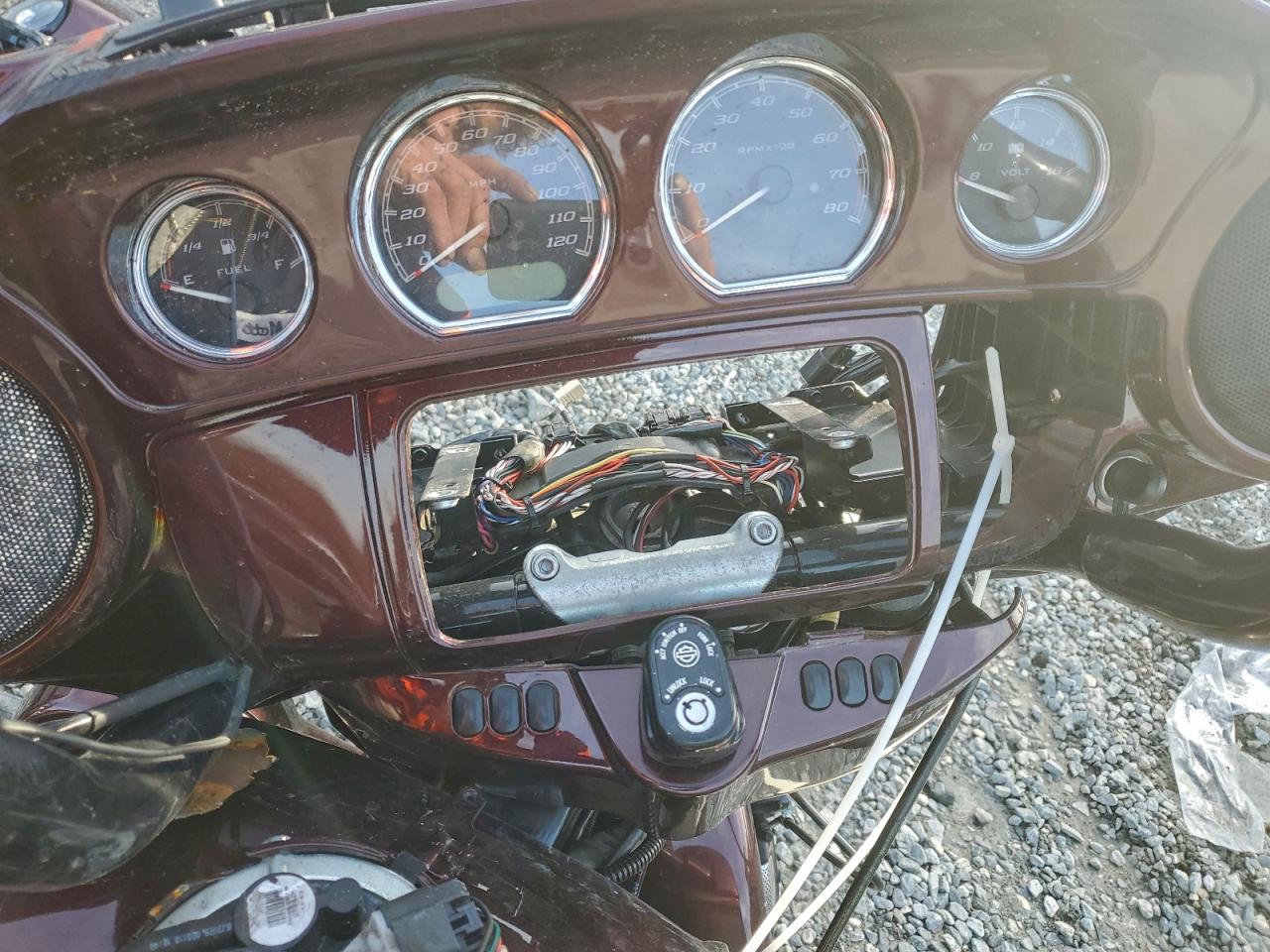 2018 Harley-Davidson Flhxs Street Glide Special VIN: 1HD1KRC17JB660421 Lot: 94970855