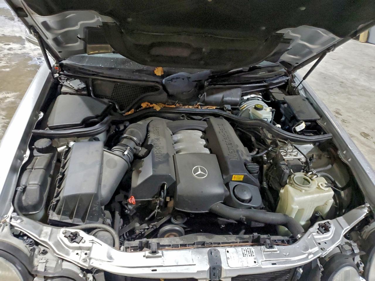 2000 Mercedes-Benz E 320 VIN: WDBJF65J7YB147535 Lot: 93742815