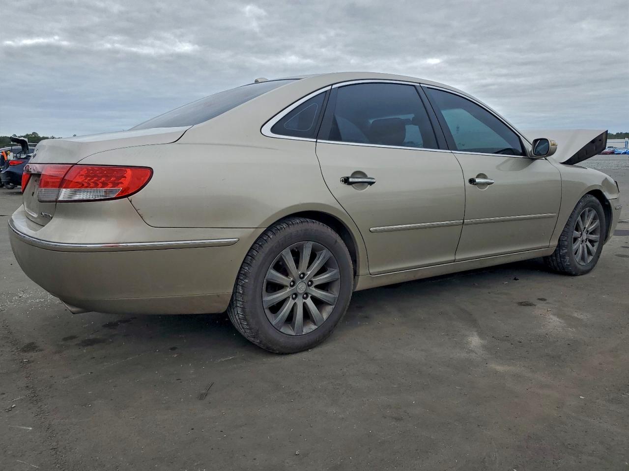 2009 Hyundai Azera Se VIN: KMHFC46F49A364560 Lot: 97704345