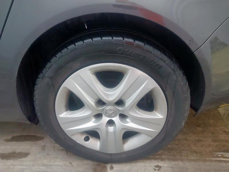 2013 VAUXHALL INSIGNIA 1.8I 16V EXCLUSIV 5DR