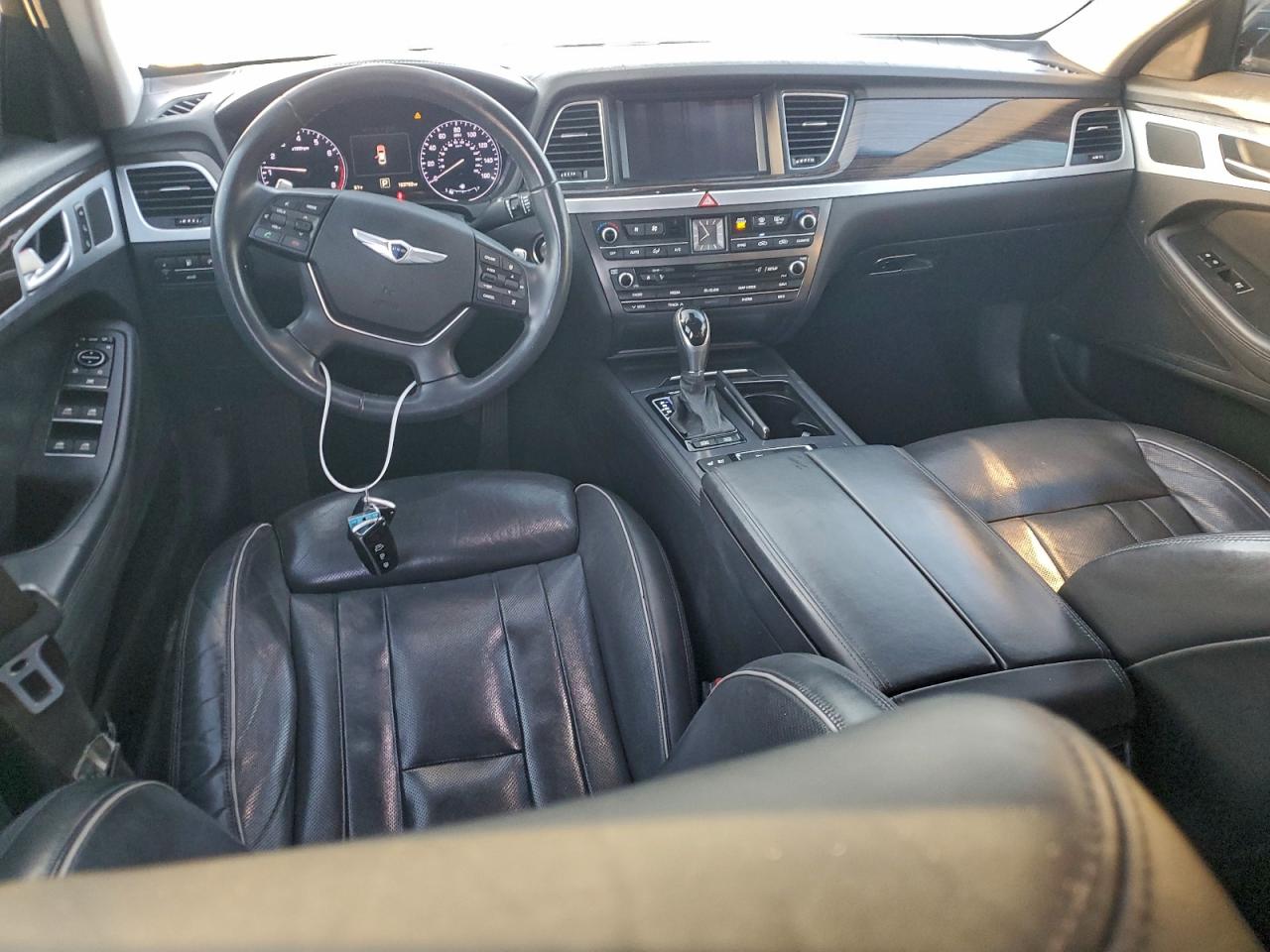 2015 Hyundai Genesis 3.8L VIN: KMHGN4JE0FU061945 Lot: 96765825