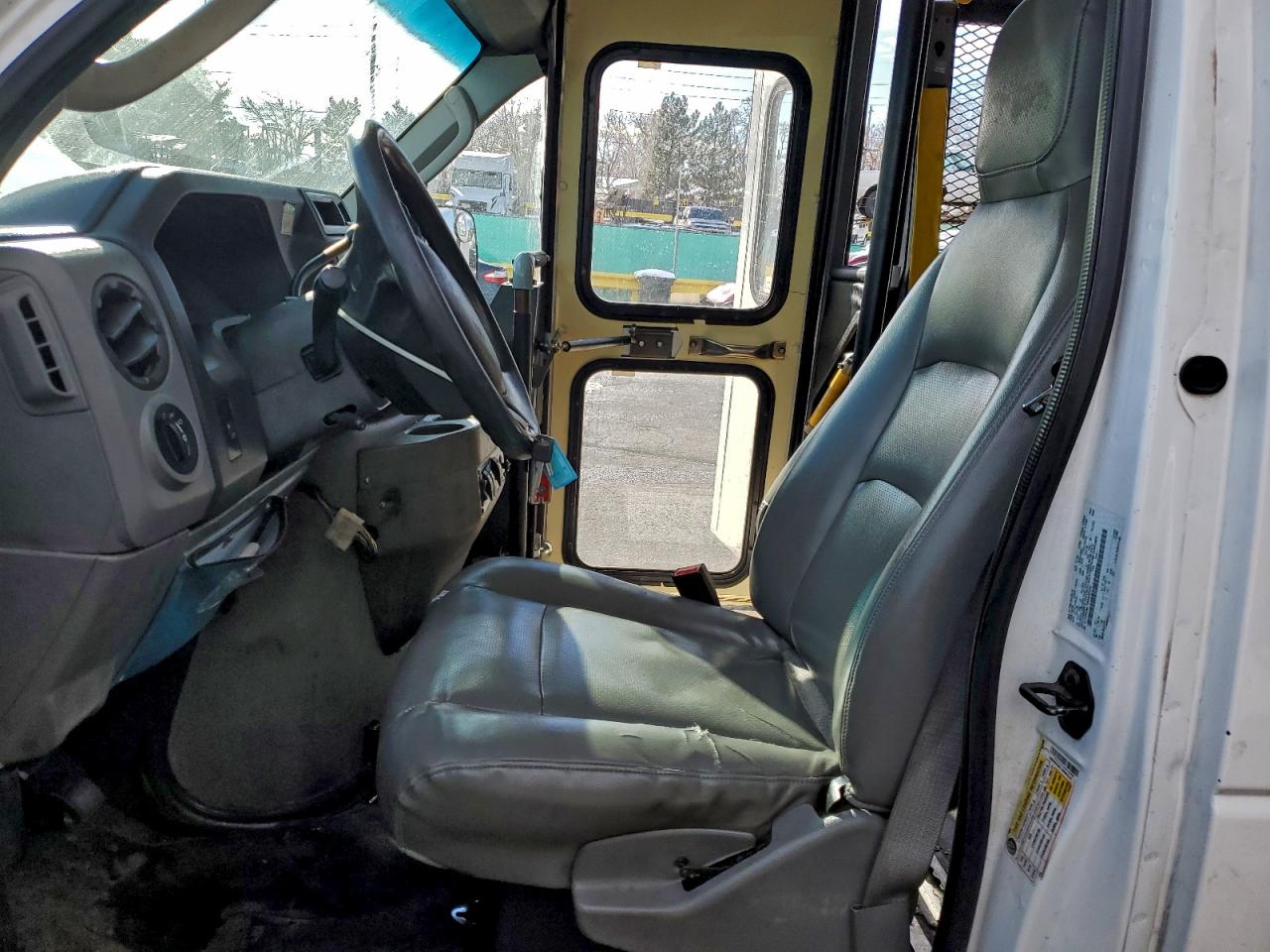 2009 Ford Econoline E350 Super Duty Van VIN: 1FTDS34L19DA40000 Lot: 95945365