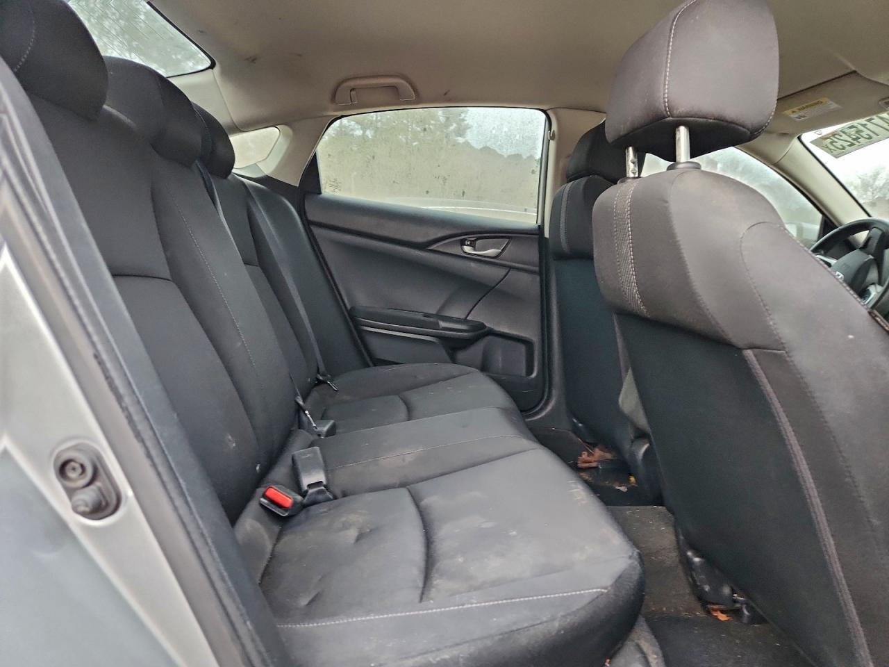 2018 Honda Civic Lx VIN: 2HGFC2F58JH572304 Lot: 94715425