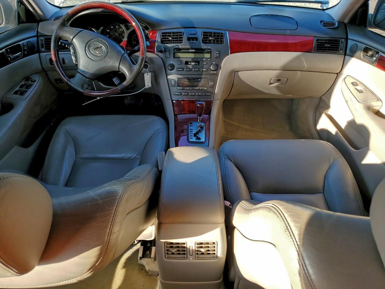 2004 Lexus Es 330 VIN: JTHBA30G745041401 Lot: 94643595