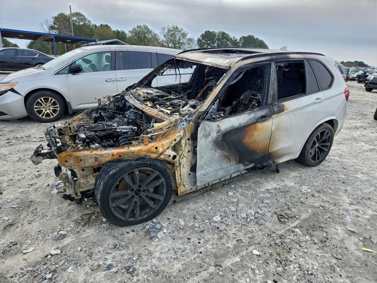 Фото: 5UXKR2C30H0X05763