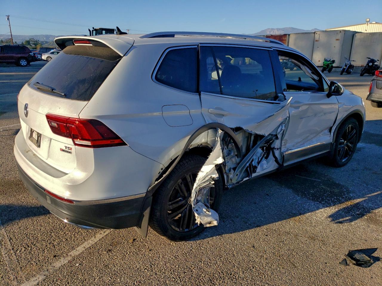 2018 Volkswagen Tiguan Sel Premium VIN: 3VV4B7AX7JM197667 Lot: 93980565