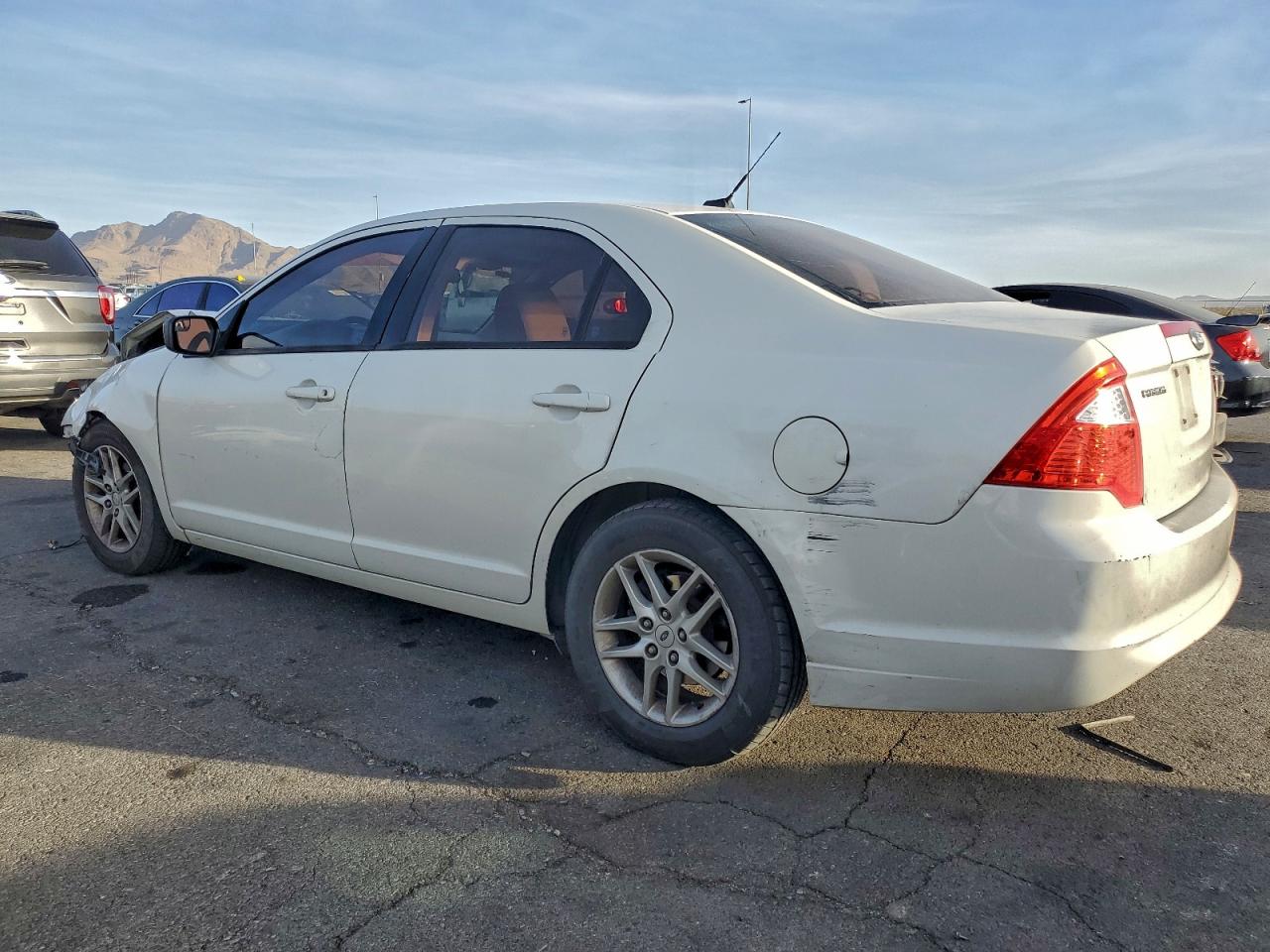 2011 Ford Fusion S VIN: 3FAHP0GA4BR274176 Lot: 97566425