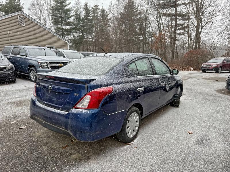  NISSAN VERSA 2018 Синий