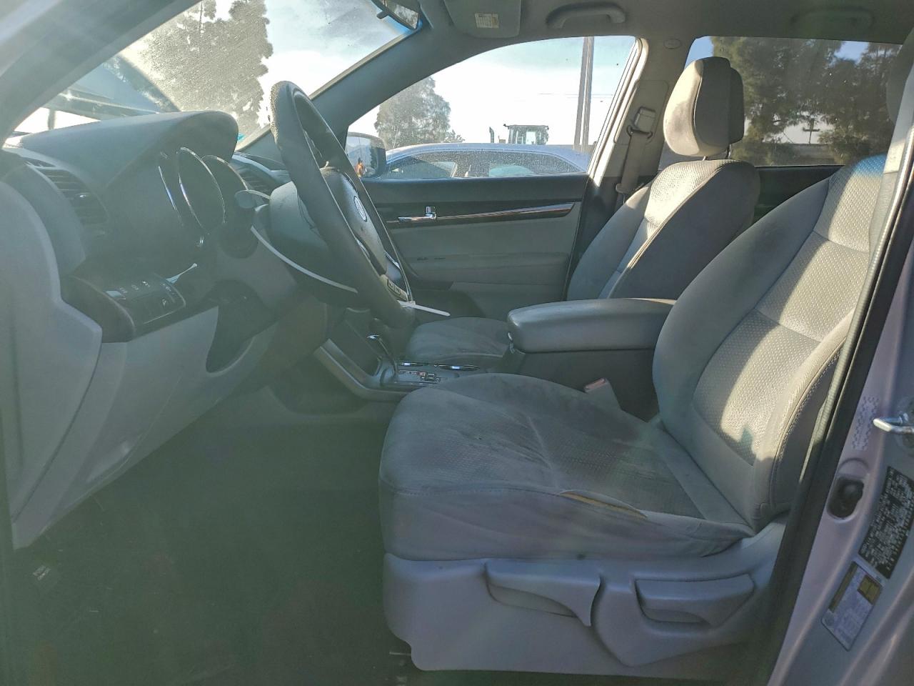 2011 Kia Sorento Base VIN: 5XYKT3A19BG044049 Lot: 97051165