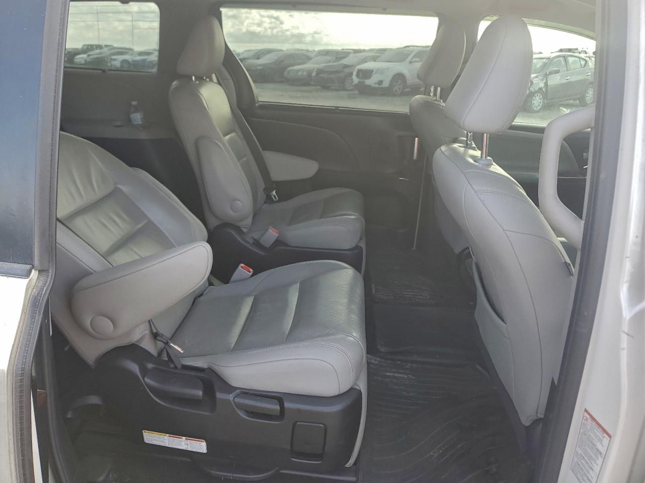 2015 Toyota Sienna Xle VIN: 5TDYK3DCXFS619889 Lot: 97529955