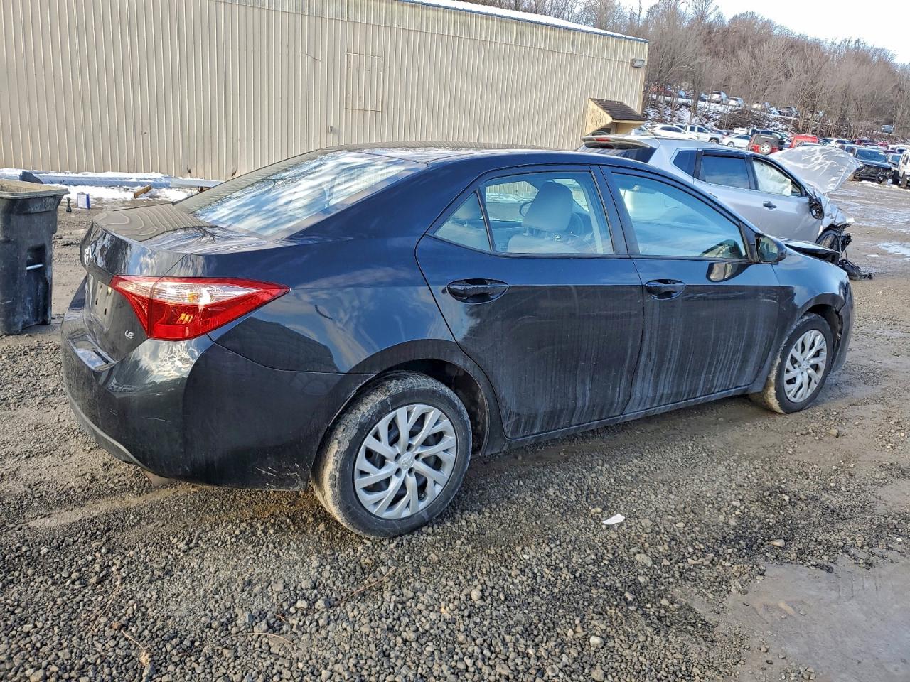 2018 Toyota Corolla L VIN: 5YFBURHEXJP846225 Lot: 97040315