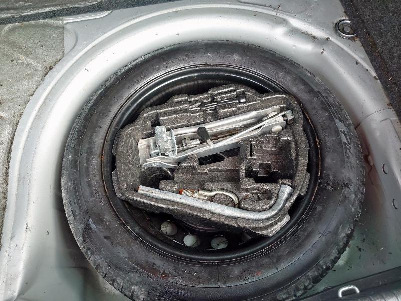 2002 VOLKSWAGEN GOLF 