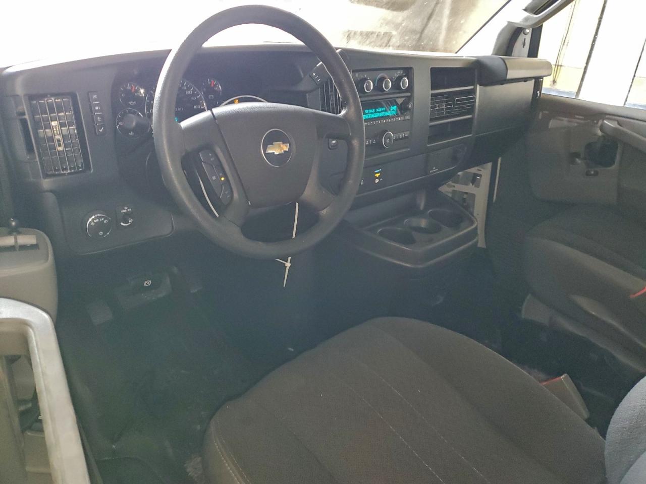 2025 Chevrolet Express 2500 Delivery Van VIN: 1GCWGAFP1S1175872 Lot: 96127495