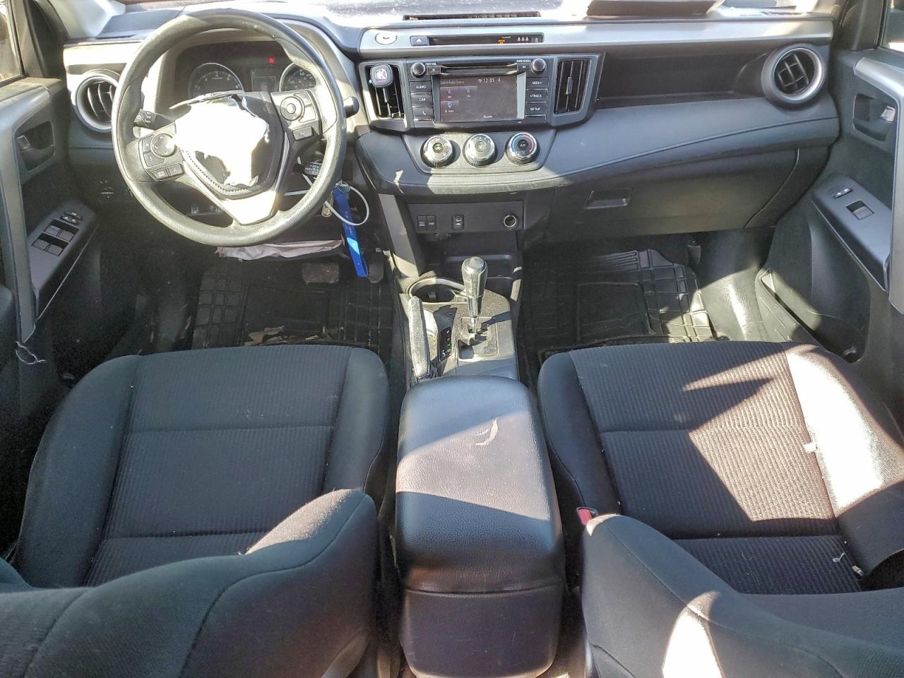 2018 Toyota Rav4 Le VIN: 2T3ZFREV3JW438877 Lot: 94964525