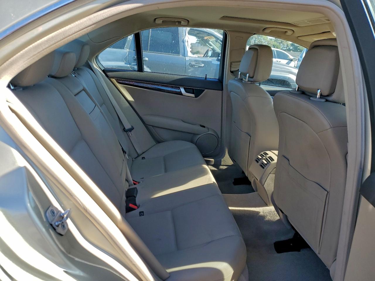 2012 Mercedes-Benz C 250 VIN: WDDGF4HB5CR221657 Lot: 95953825