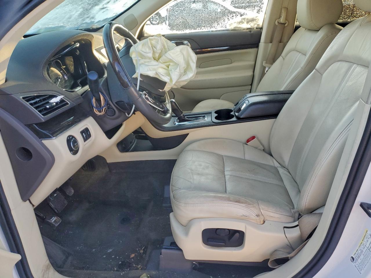 2014 Lincoln Mkt VIN: 2LMHJ5ATXEBL58427 Lot: 95499885