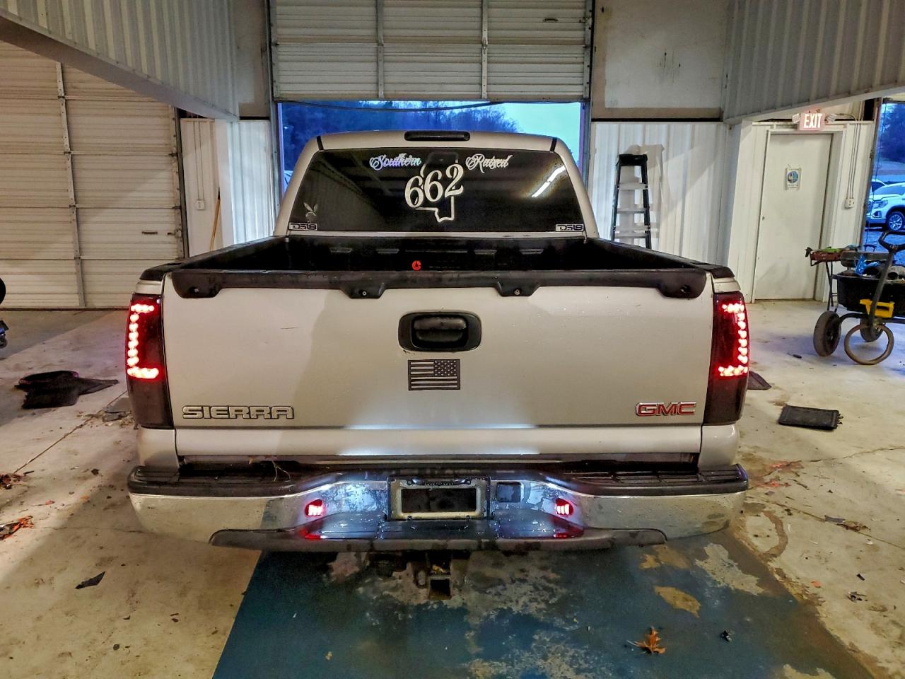 2006 GMC New Sierra C1500 VIN: 2GTEC13T761163010 Lot: 95097225